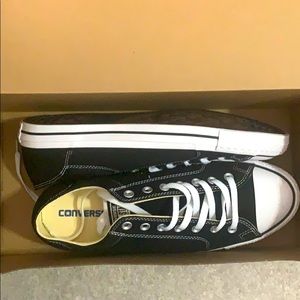 Converse classic sneakers size 11 men’s (13 women)